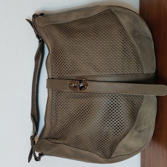 Gorgeous Burberry Suede Neutral Leather Hobo Minimalist - Picture 4 of 17